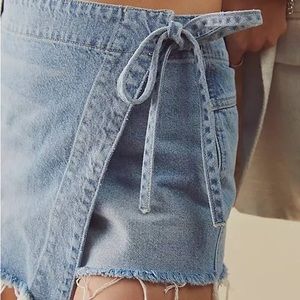 Free People Emmy Denim Mini Skort in Light Blue Wash size 6